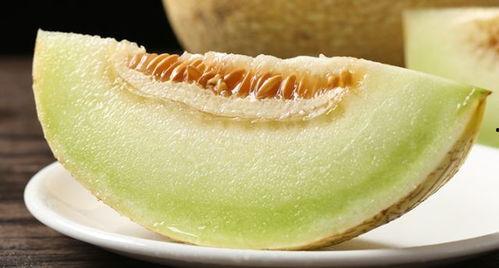 蜜瓜變軟了還可以吃嗎視頻,蜜瓜變軟后是否仍可食用？揭秘食用安全與口感變化