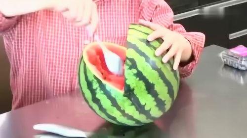 吃瓜動作展示怎么做視頻,視頻教程教你輕松模仿