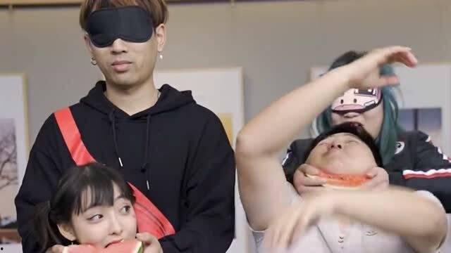 綜藝女生比賽吃瓜視頻,綜藝女生吃瓜大賽精彩瞬間