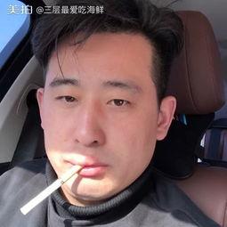 單眼皮帥哥吃瓜視頻,萌態十足引網友熱議