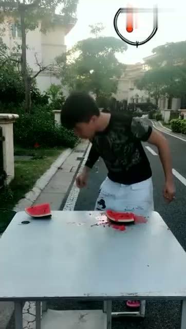 吃瓜比賽段子大全視頻,笑出腹肌的歡樂時光