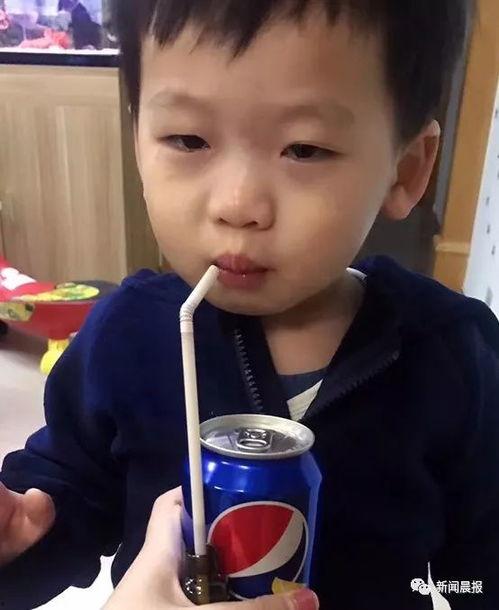 巨星萌娃二蛋吃瓜視頻,萌態可掬萌翻網友